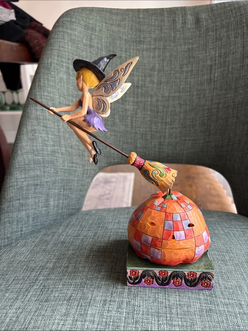 Jim Shore Pixie Takes Flight Disney Tinkerbell Halloween moving lightup figurine